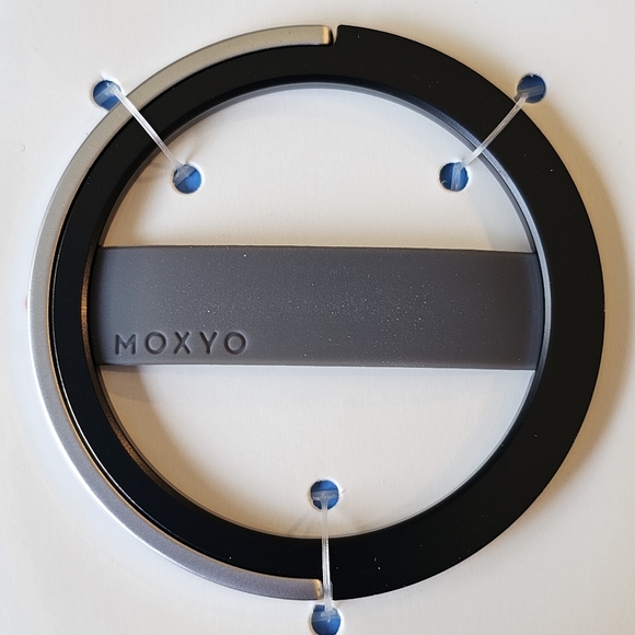 MOXYO Universal Phone Ring / Grip & Stand - BLACK/SILVER/GRAY - Picture 3 of 4